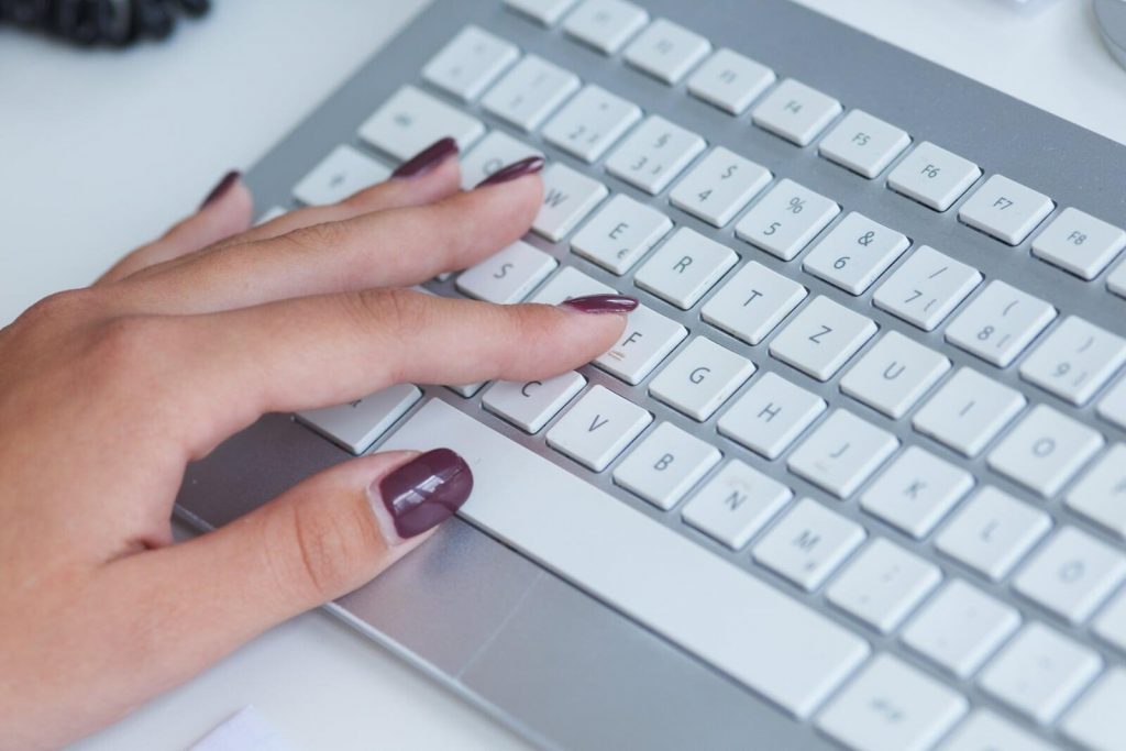 modernes Arbeiten am PC/Tastatur - Business Center Ulm